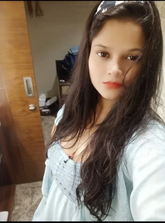 Anshu real meet and cam show – Indian escort in Bangalore — 5 / 6
