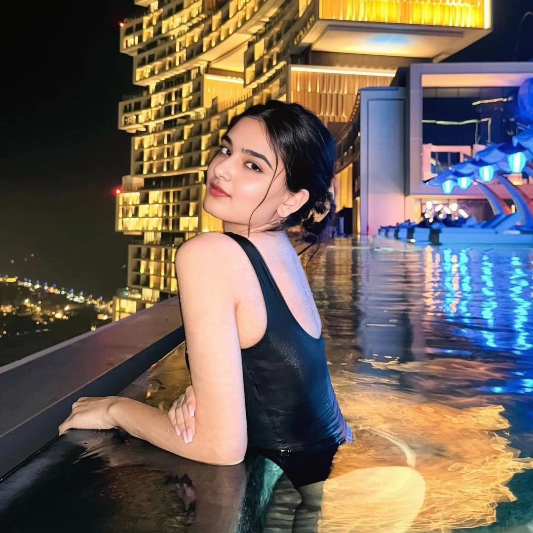 Sanjana Roy – Indian escort in Ahmedabad — 3 / 4