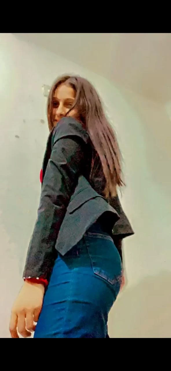 Esha – Indian escort in Ahmedabad — 2 / 4