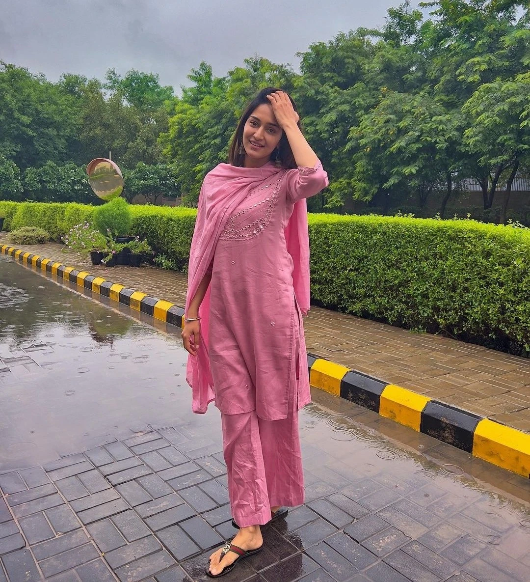 Ashwa ! Meetups for Fun – Indian escort in Bangalore — 2 / 4