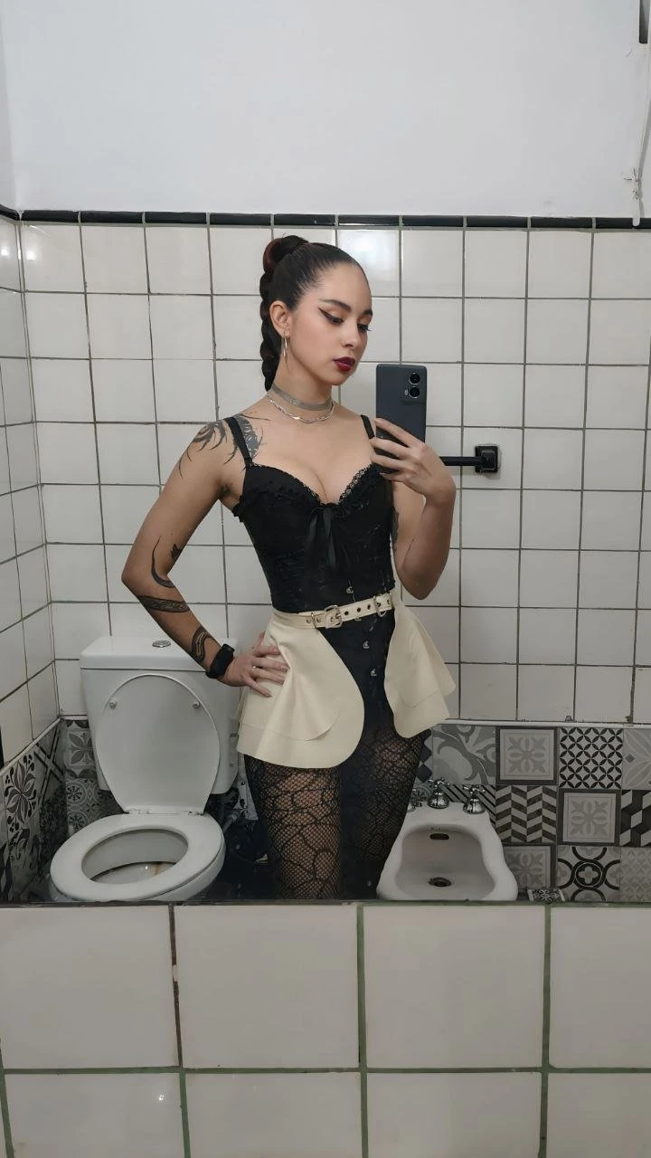 Daniela ( teleid @Lacove95 )vc with face – Argentinean escort in Bangalore — 24 / 26