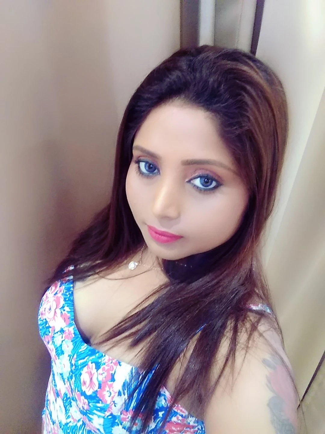 AmazinglyBeautiful&Sensuous Radhikaa@BLR – Indian escort in Bangalore — 2 / 9