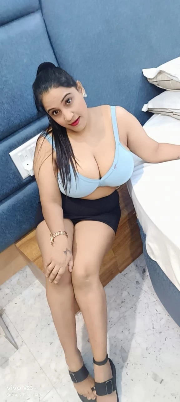 Anika – Indian escort in Ahmedabad — 3 / 5