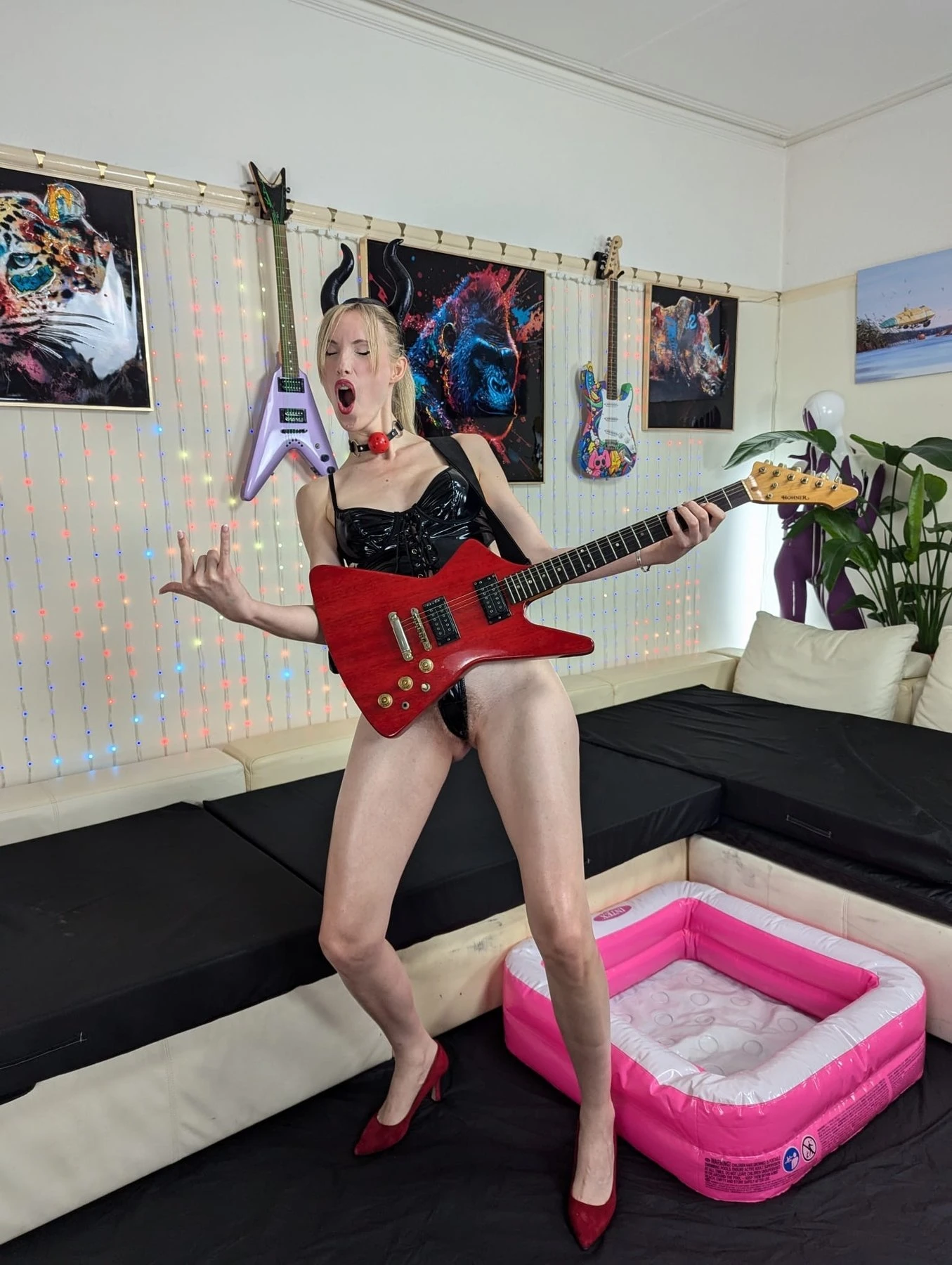 Nausi Love – Swedish escort in Hong Kong — 10 / 13