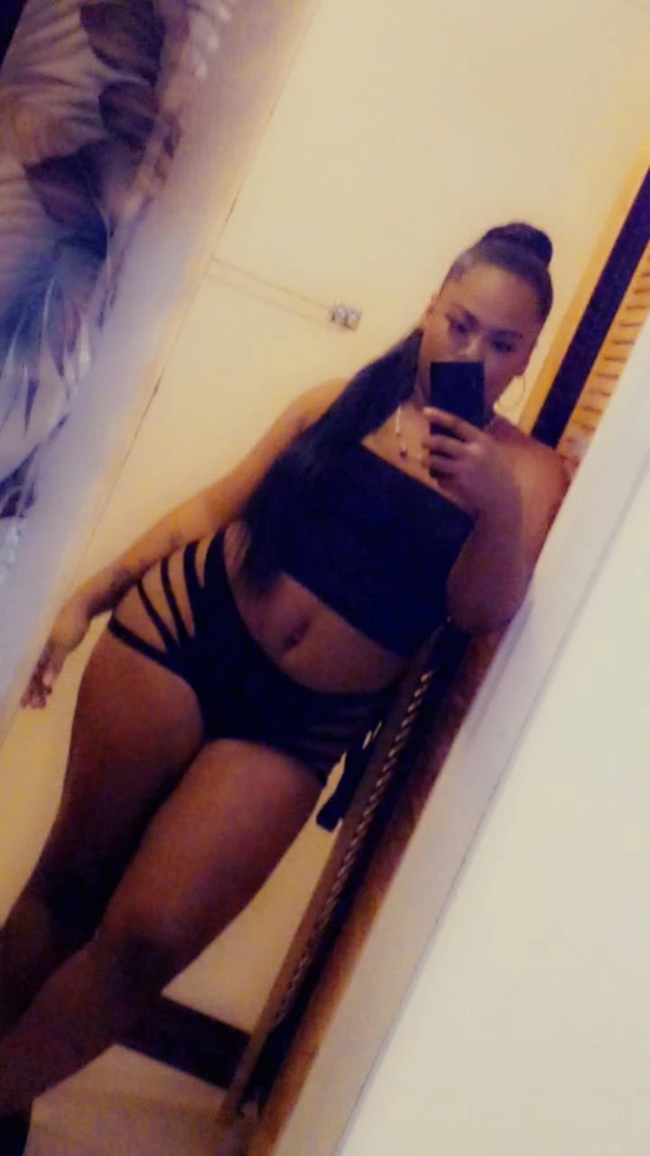 Vanessa – Surinamer escort in Barbados — 3 / 5