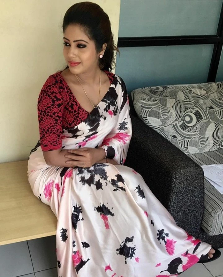 Sonal – Indian escort in Bangalore — 2 / 3