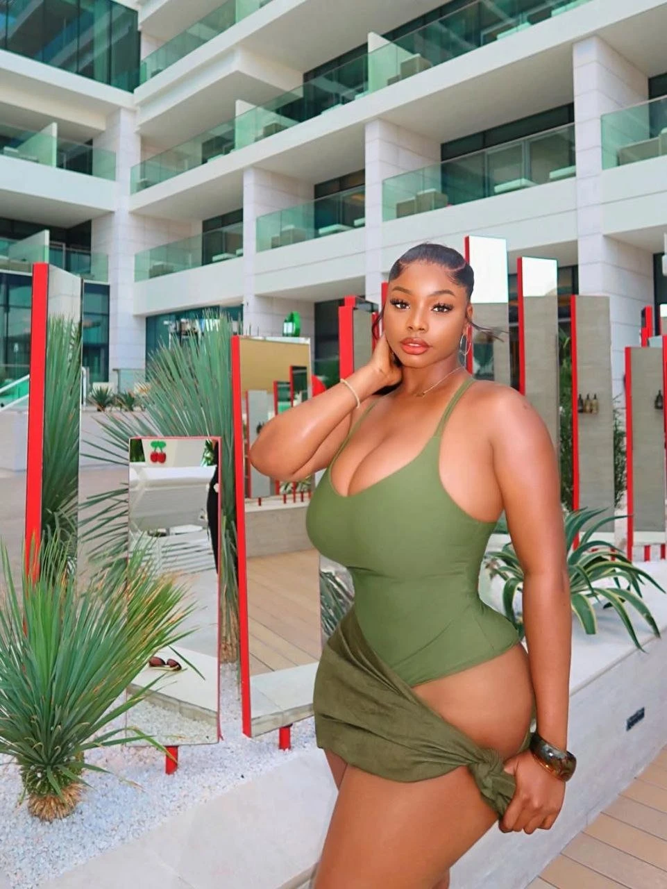 Doris – Belizean escort in Baku — 2 / 4