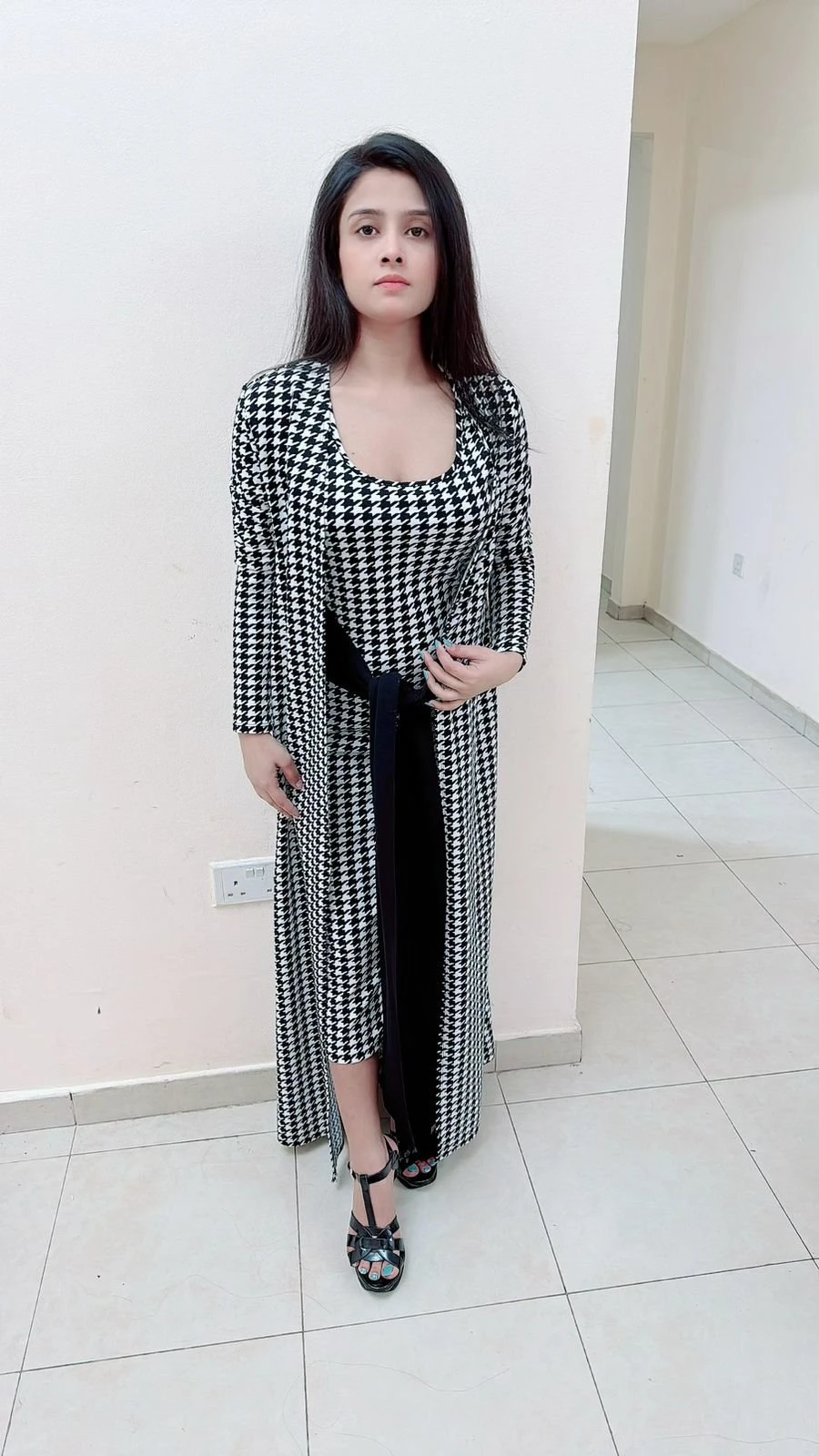 RIYA ESCORT SERVICE – Indian escort in Gurgaon — 2 / 4