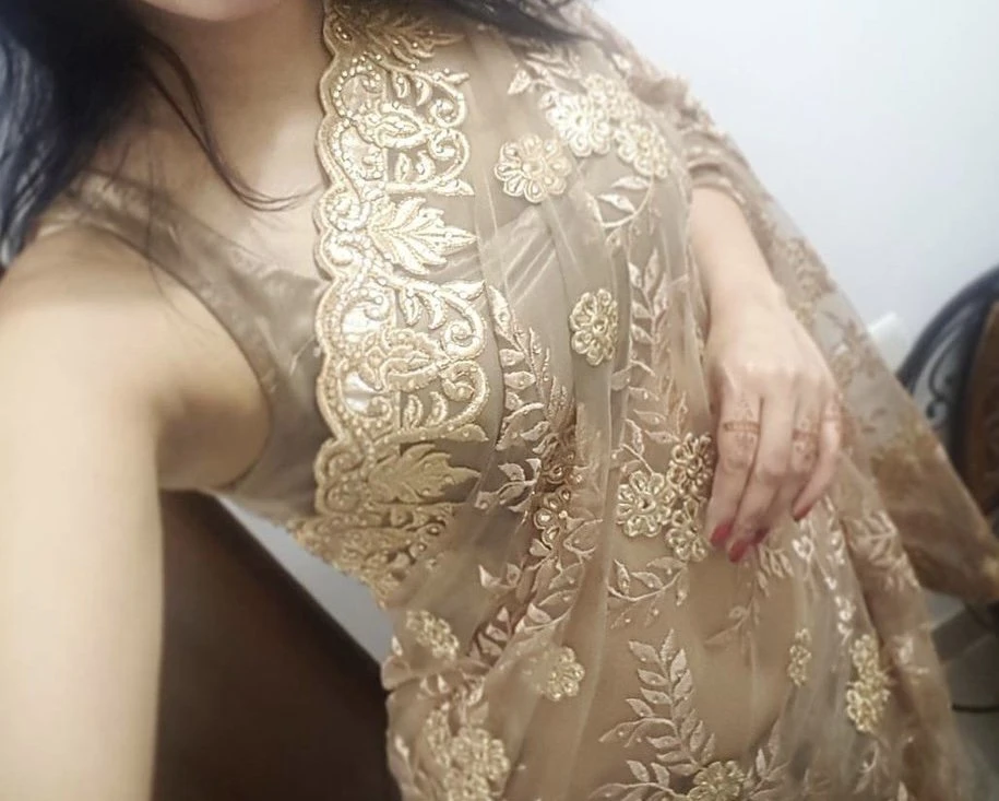 Karina Singh – Indian escort in Bangalore — 2 / 7