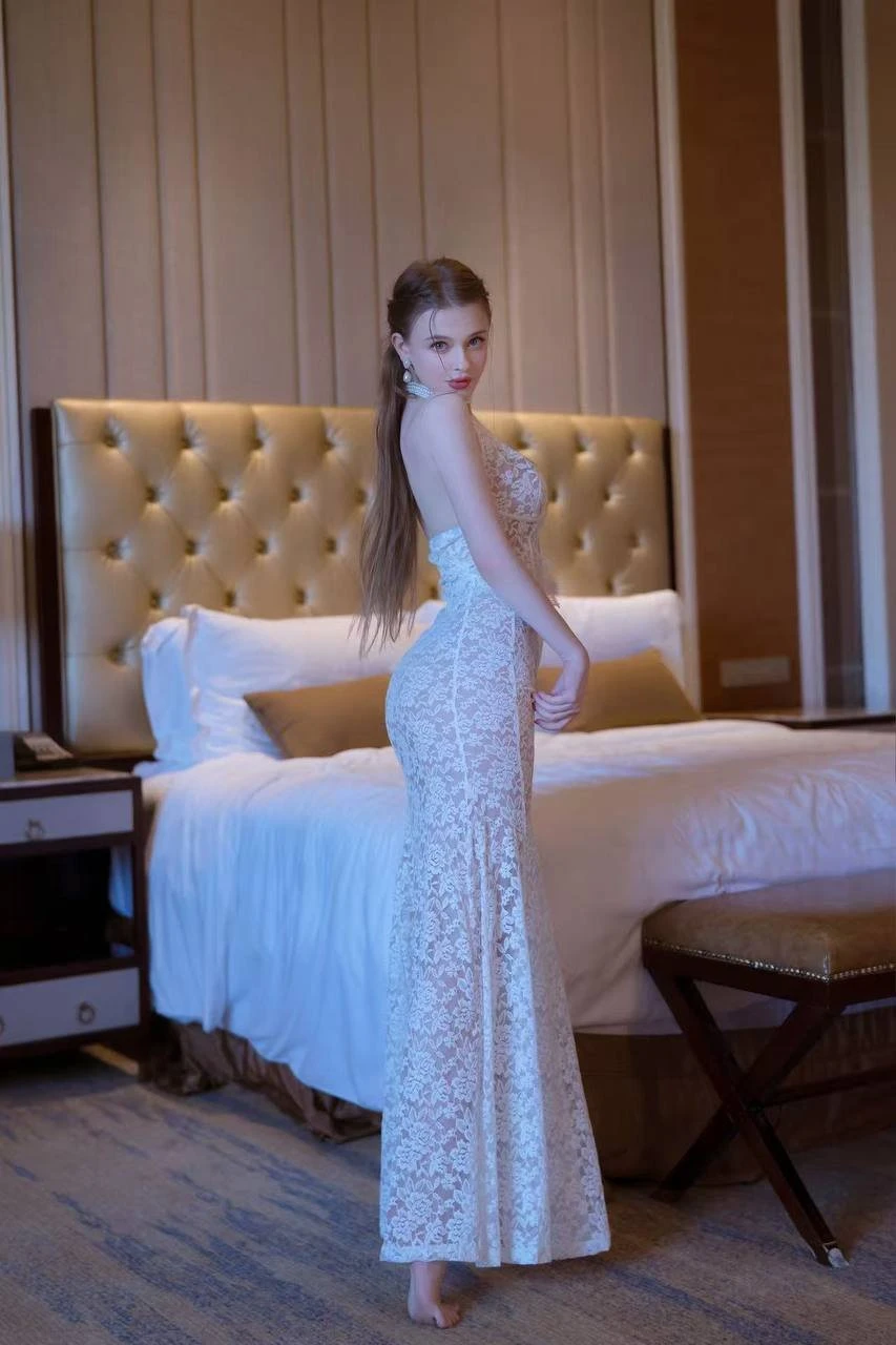 Lia @Dollhouse852 – Russian escort in Hong Kong — 6 / 9