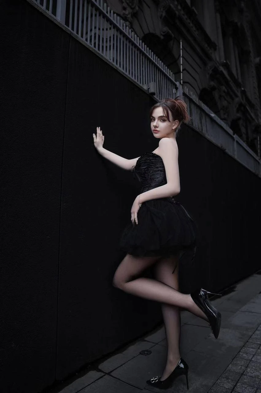 Lina – Russian escort in Hong Kong — 5 / 6
