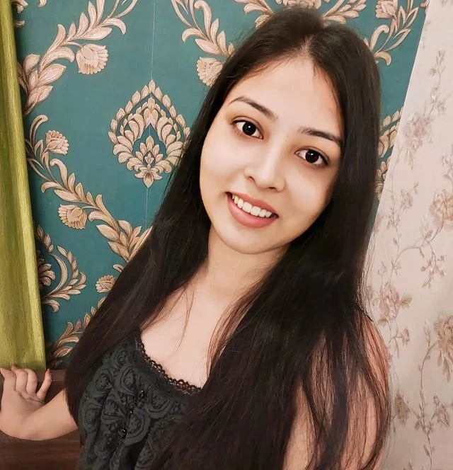 Anjali – Indian escort in Ahmedabad — 2 / 4