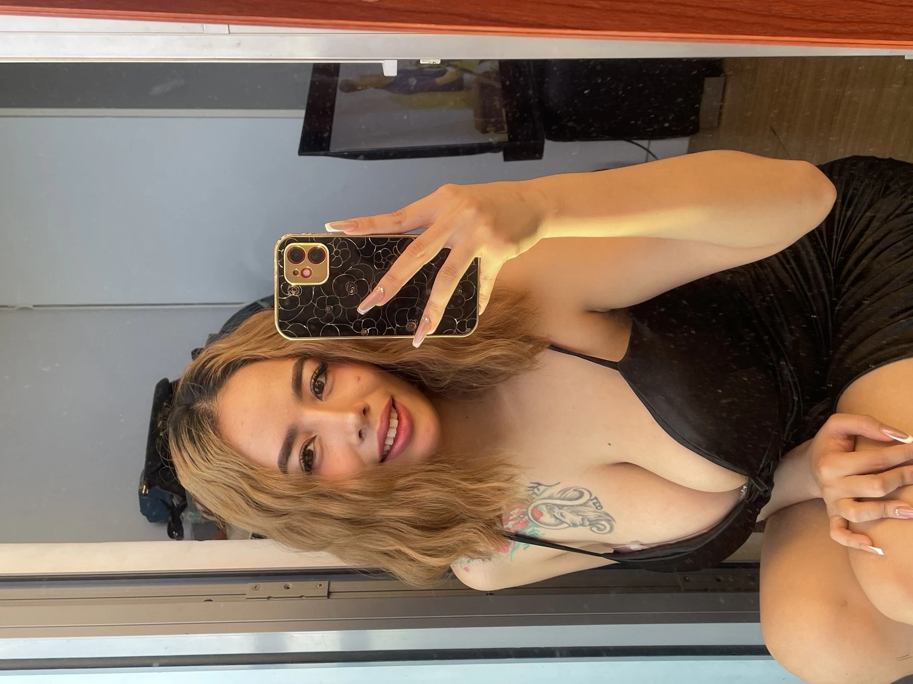 Wild Lexie – Filipino escort in Hong Kong — 7 / 12