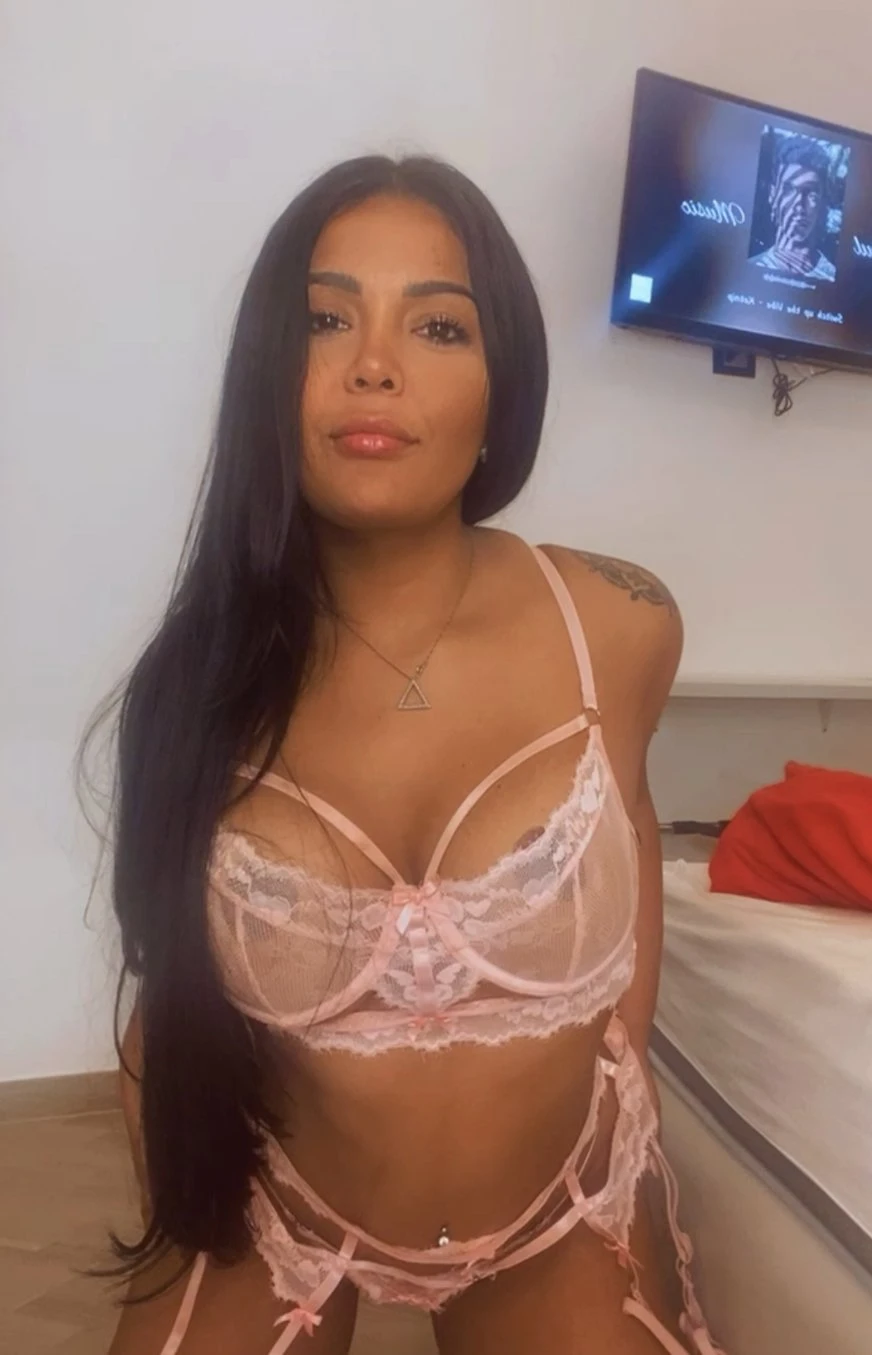 Fernanda Brazilian – Brazilian escort in Hong Kong — 10 / 18