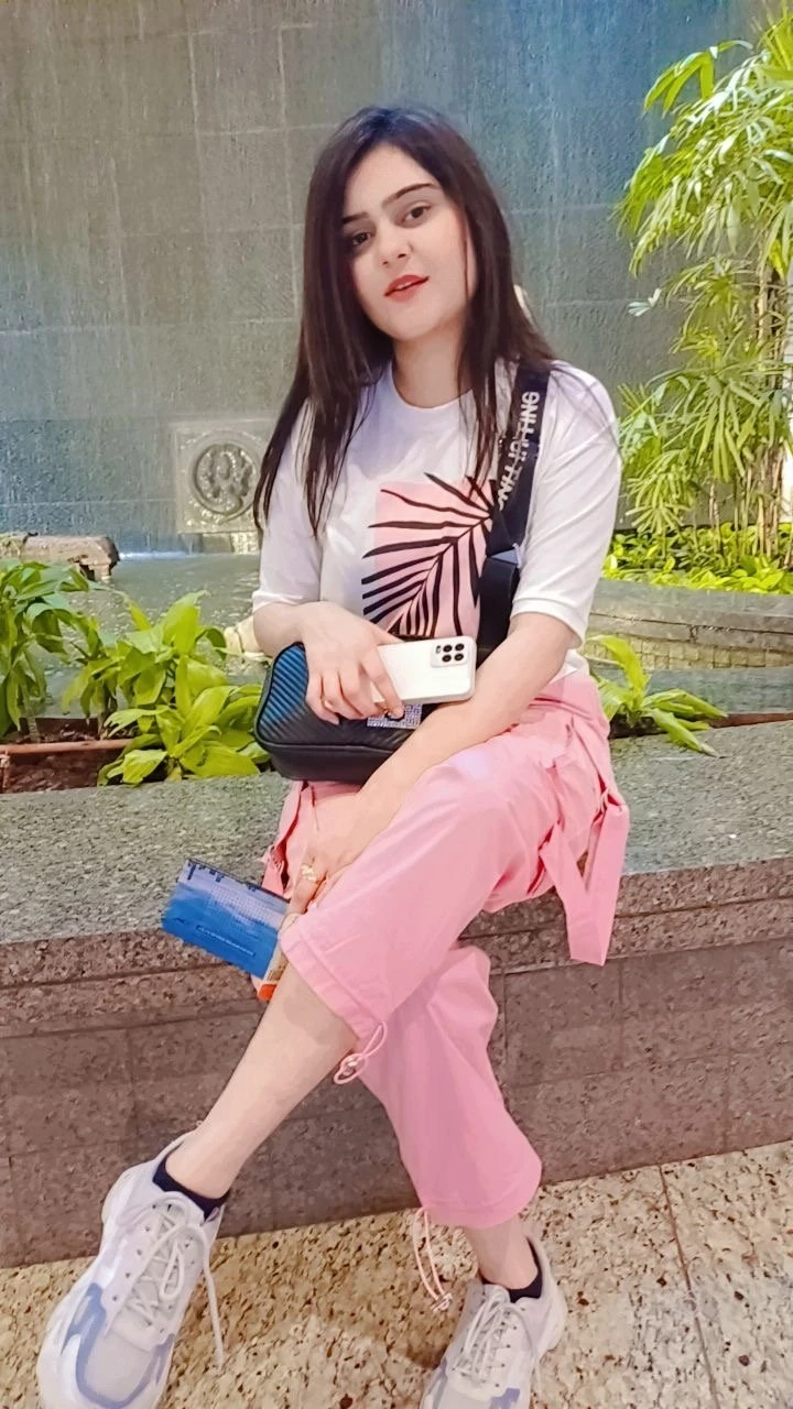 Kirti Rawat – Indian escort in Chandigarh — 2 / 4