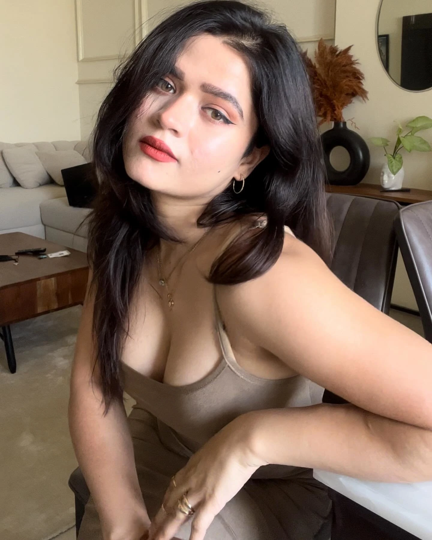 Neha – Indian escort in Candolim, Goa — 2 / 4