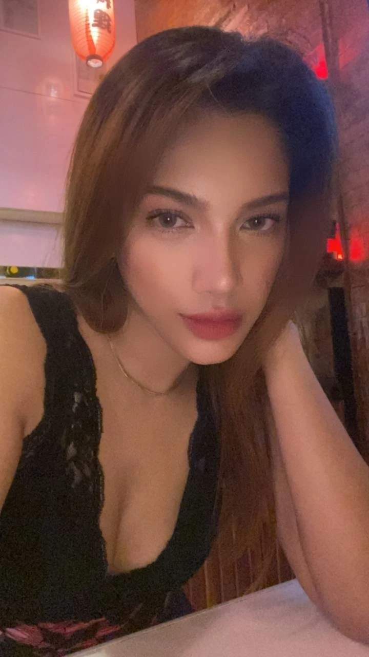Trixie PARTY GIRL – Armenian escort in Hong Kong — 6 / 12