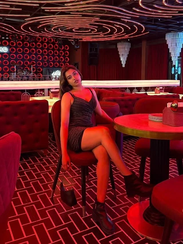 Avantika – Indian escort in Ahmedabad — 2 / 4