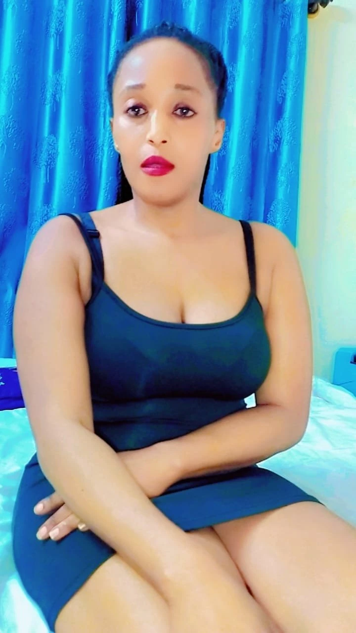 Amber – South African escort in Chennai — 5 / 7