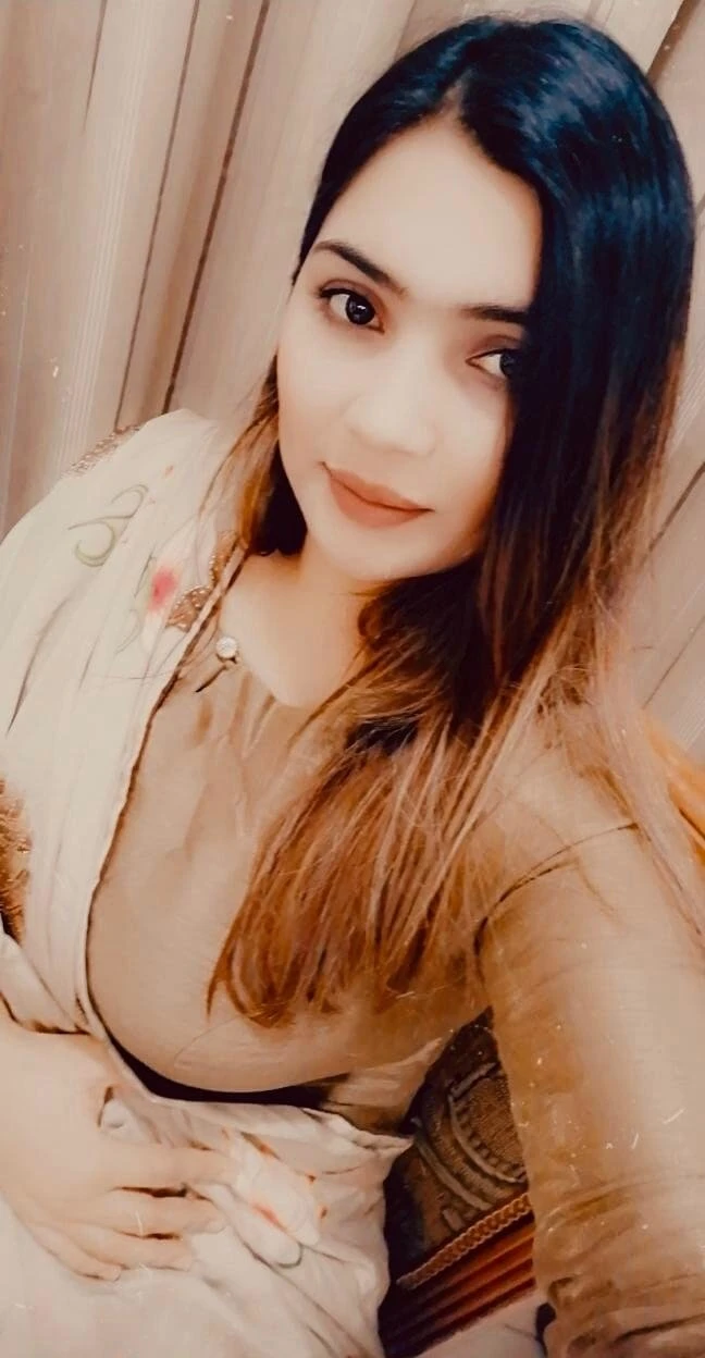 Karishma High Profile Independent Model – Indian escort in Chennai — 1 / 5