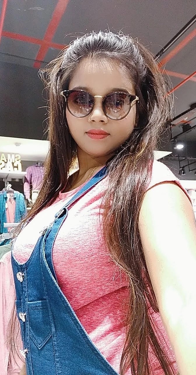 Luna – British escort in Bangalore — 2 / 3