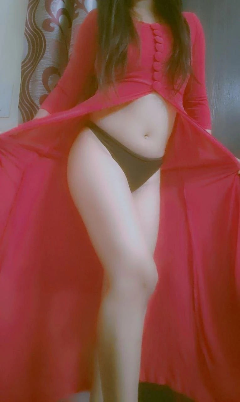 Ishita Gupta – Indian escort in Bangalore — 2 / 6