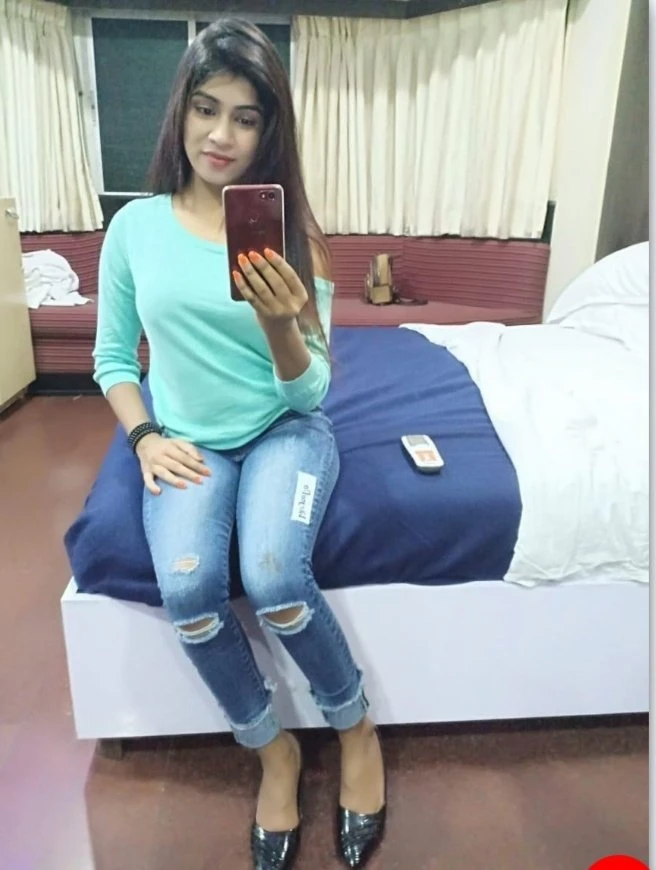 Renu – Indian escort in Chennai — 1 / 2