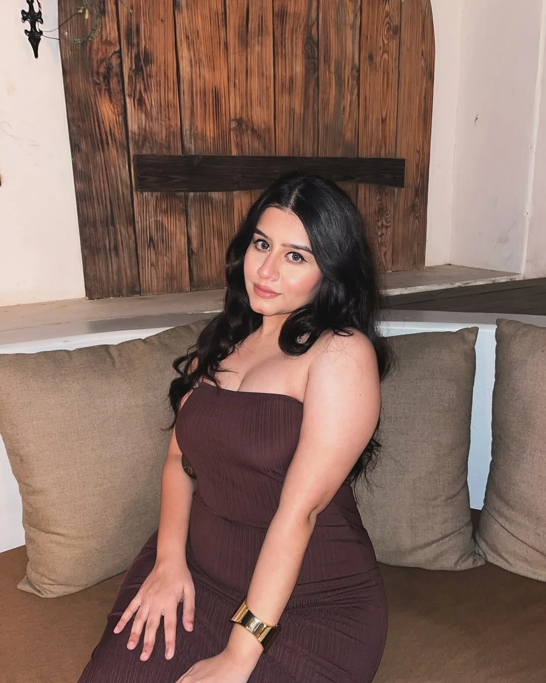 Tanuja – escort in Bangalore — 1 / 3