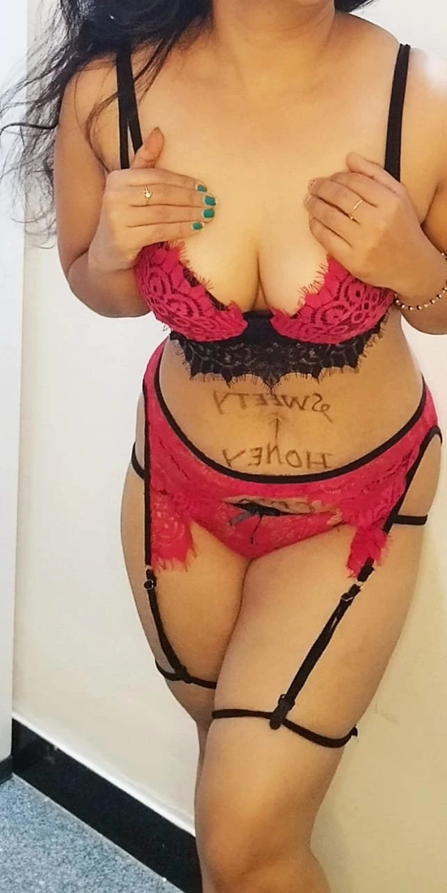 Sluttywife Sweety (Paid Cam & Real Meet) – Indian escort in Bangalore — 12 / 26