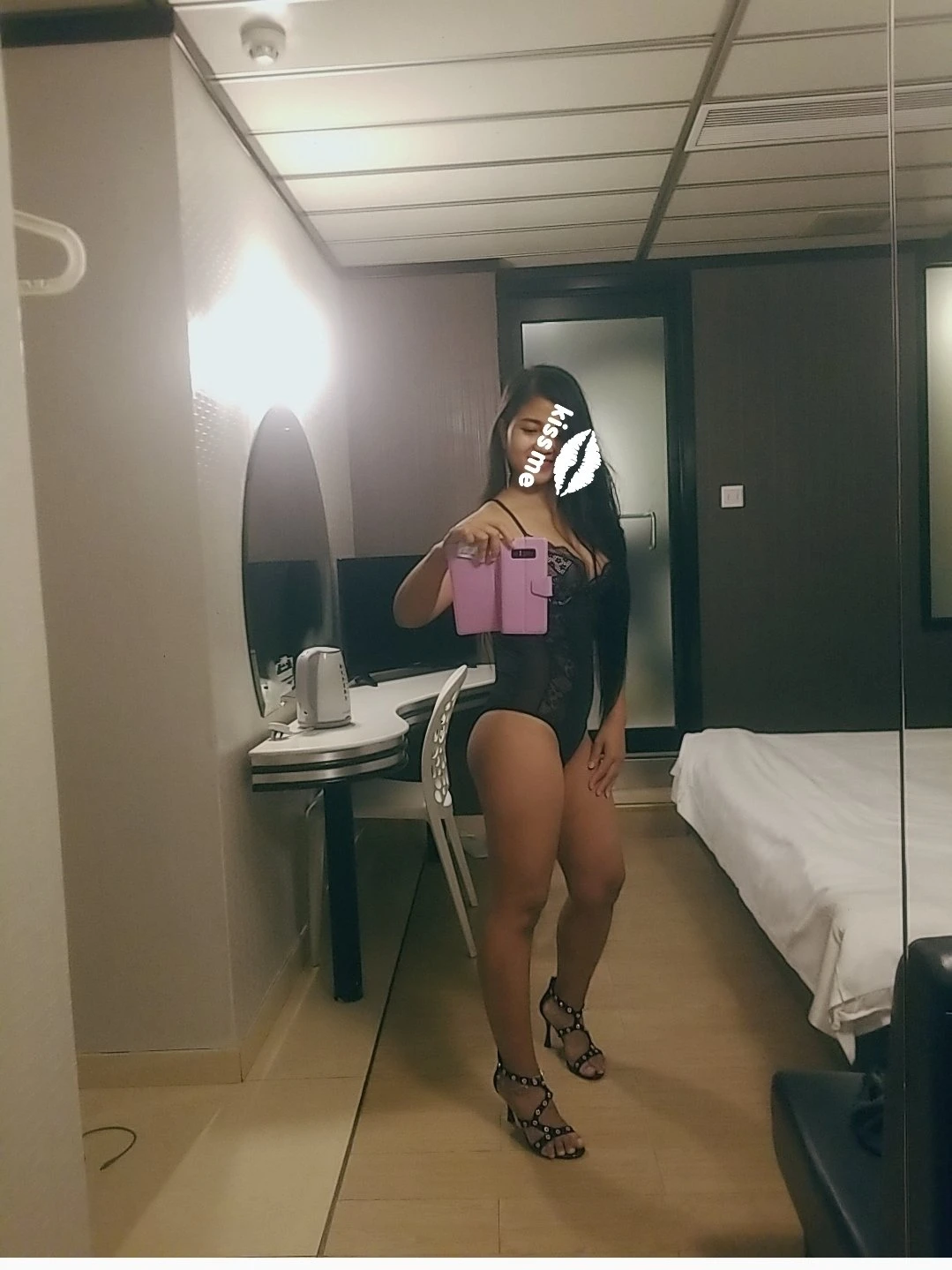 Chleo – Indonesian escort in Hong Kong — 6 / 8