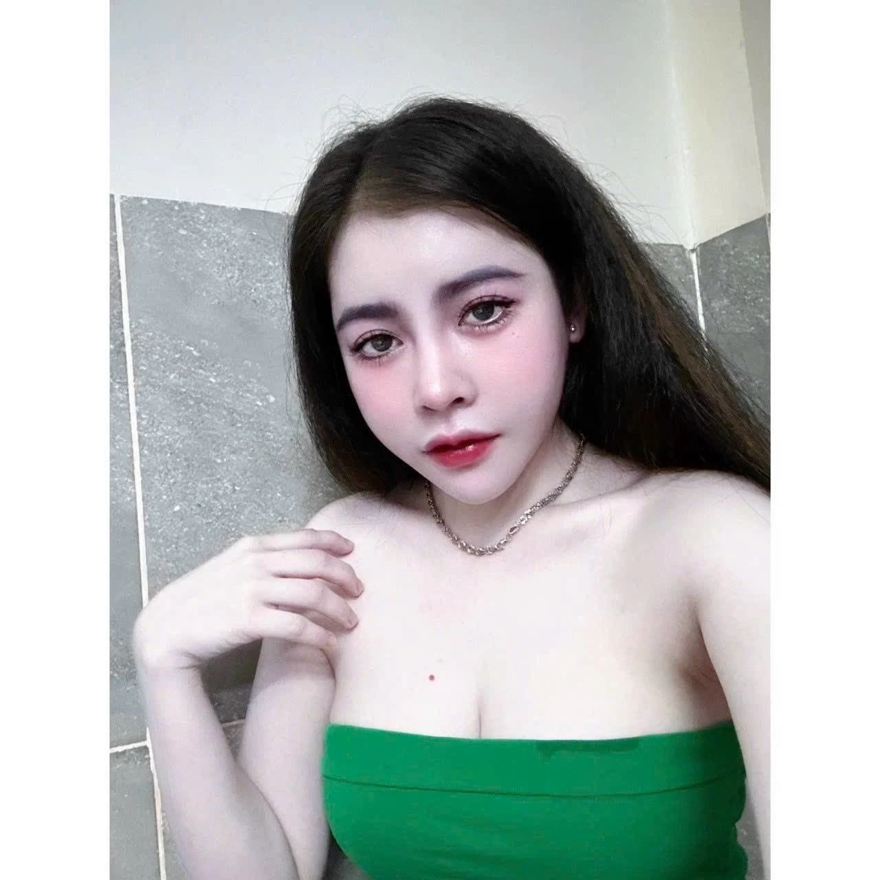 Smikenco – Vietnamese escort in Bangalore — 3 / 11
