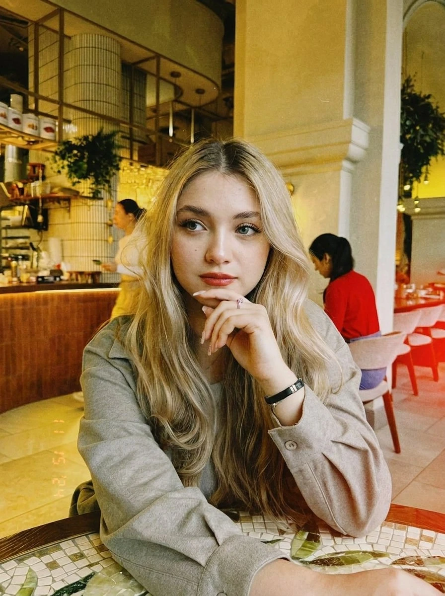 Amanda Velvet Vixen – Russian escort in Hong Kong — 4 / 8