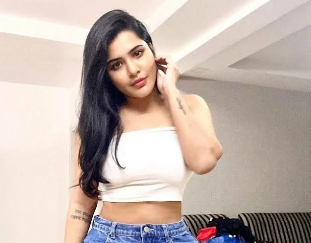 Jiya – Indian escort in Chandigarh — 1 / 5