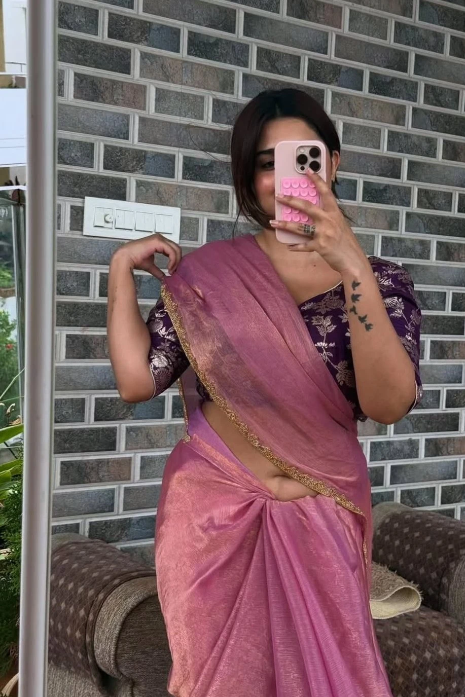 Independent Escort Nude Cam/real Meet – Indian escort in Ahmedabad — 2 / 4