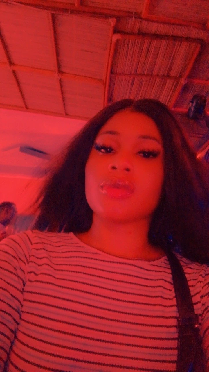 Lizzy – Nigerian escort in Cotonou — 2 / 3