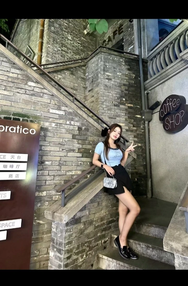 Yuyu School Girl – Japanese escort in Hong Kong — 5 / 7