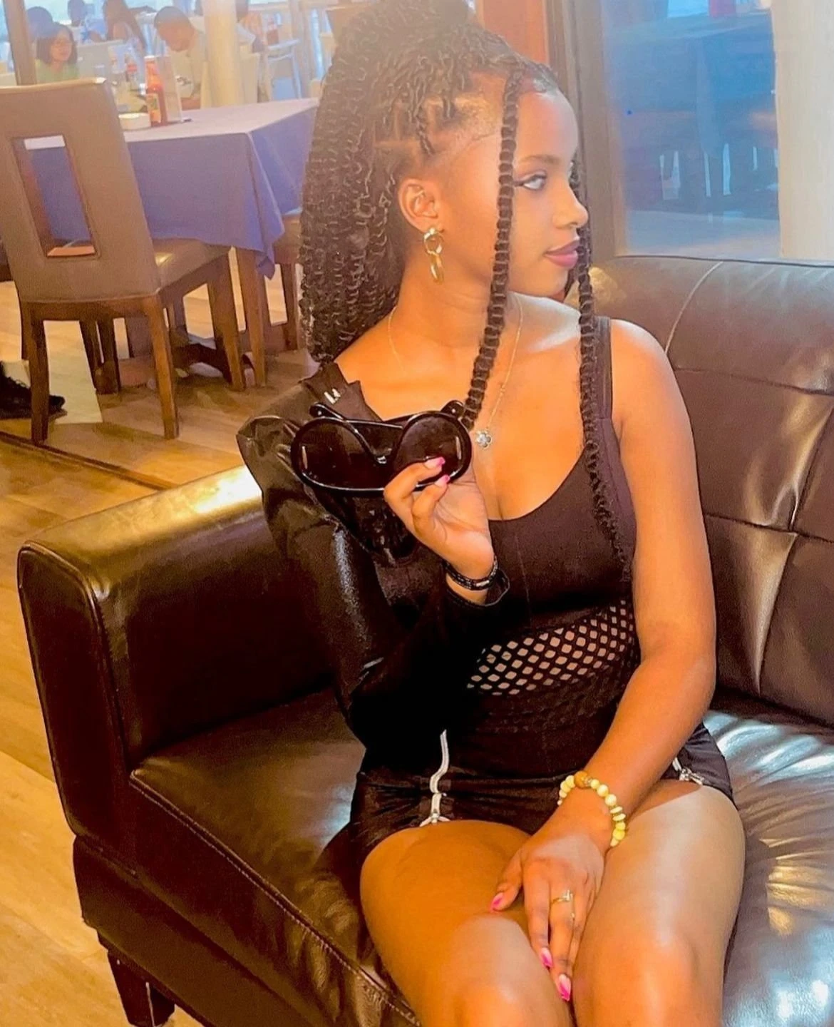Lizzy – South African escort in Ahmedabad — 2 / 4