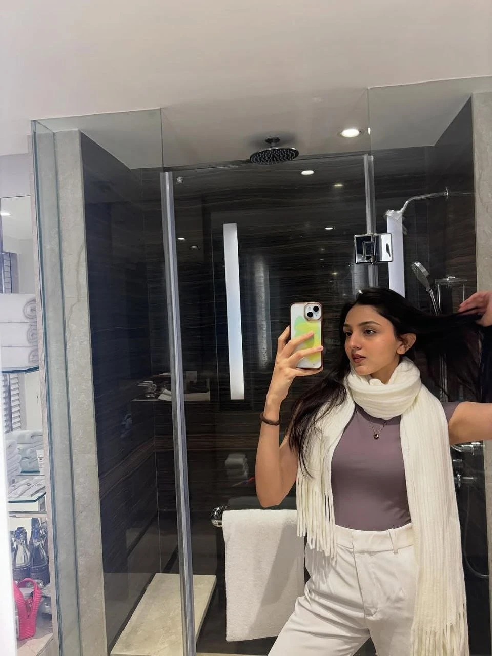 Kritika Joshi – Indian escort in Bangalore — 4 / 5