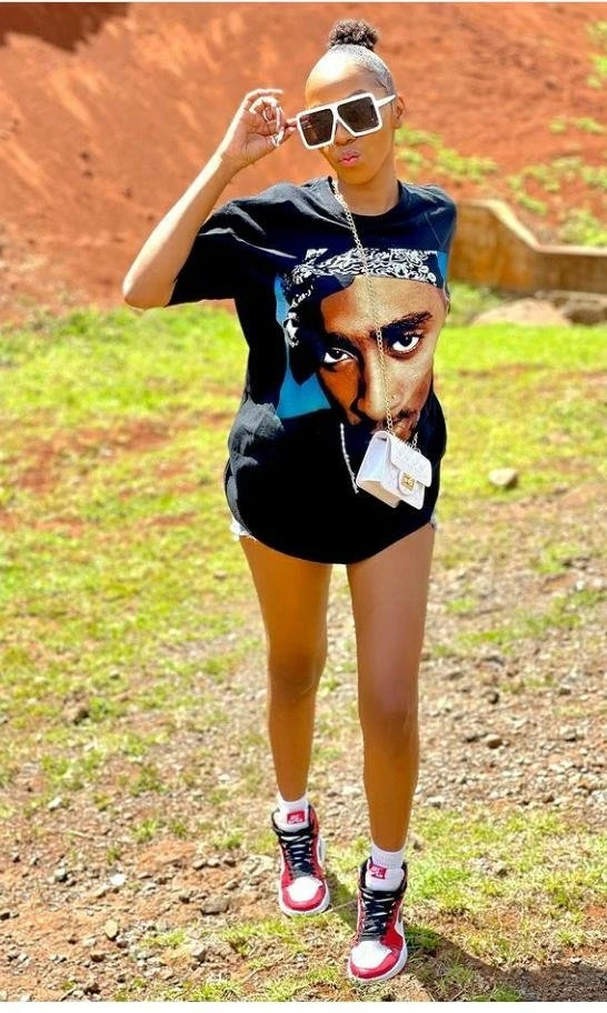 Fine Girl – escort in Bangalore — 3 / 5