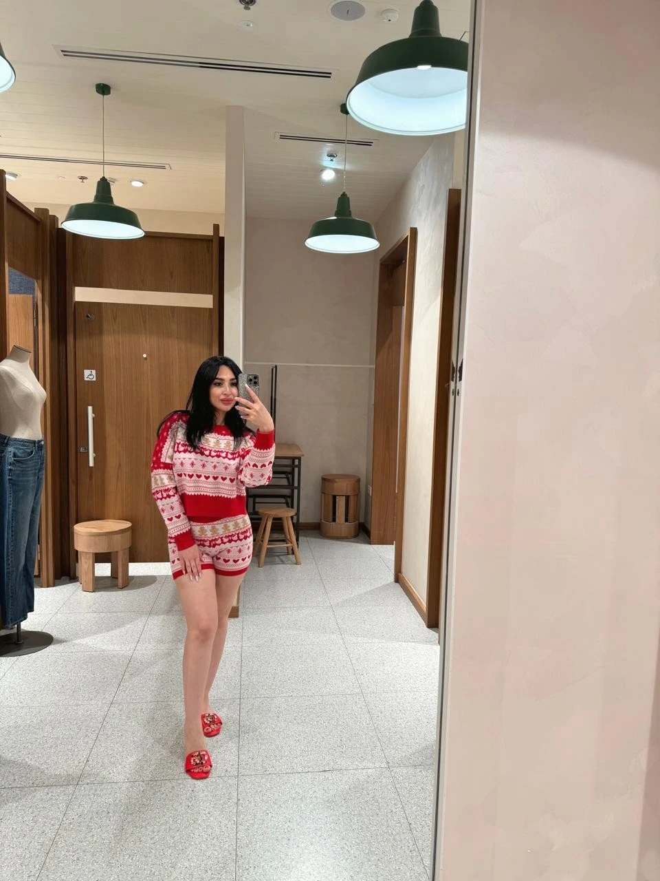 Isma – Uzbekistani escort in Hong Kong — 4 / 7