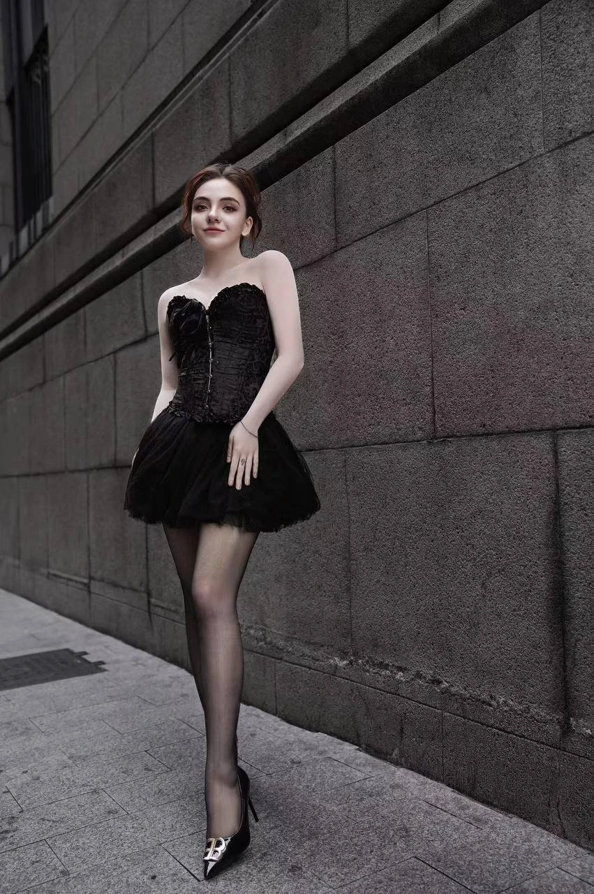 Lina – Russian escort in Hong Kong — 4 / 6