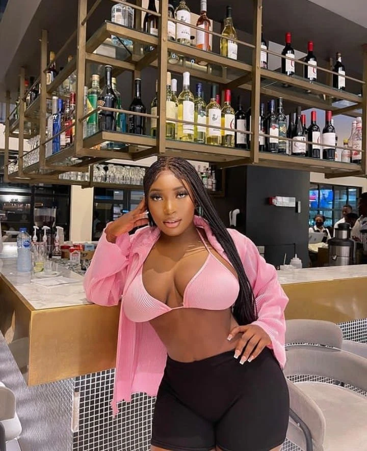 Mabel – South African escort in Chandigarh — 2 / 3