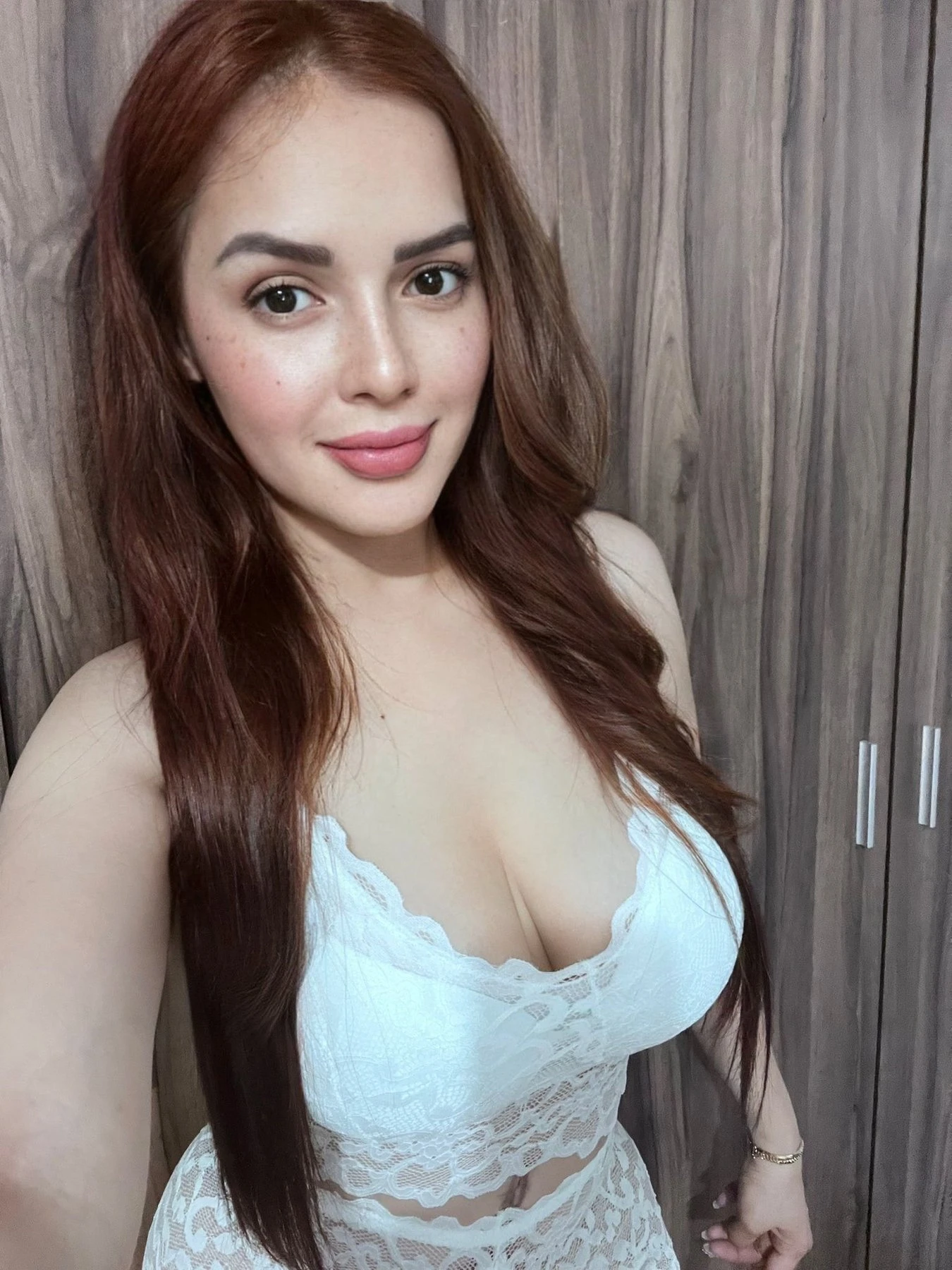 Athena – Moldovan escort in Hong Kong — 3 / 4