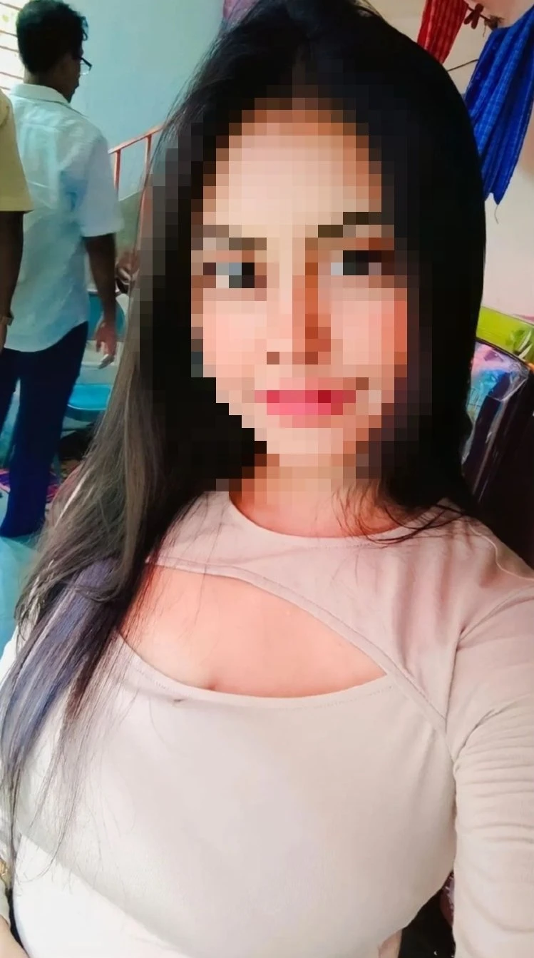 Soni Singh Real meet or cam show – Indian escort in Bangalore — 2 / 5