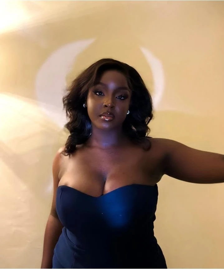 Rose – Nigerian escort in N'Djamena — 3 / 5