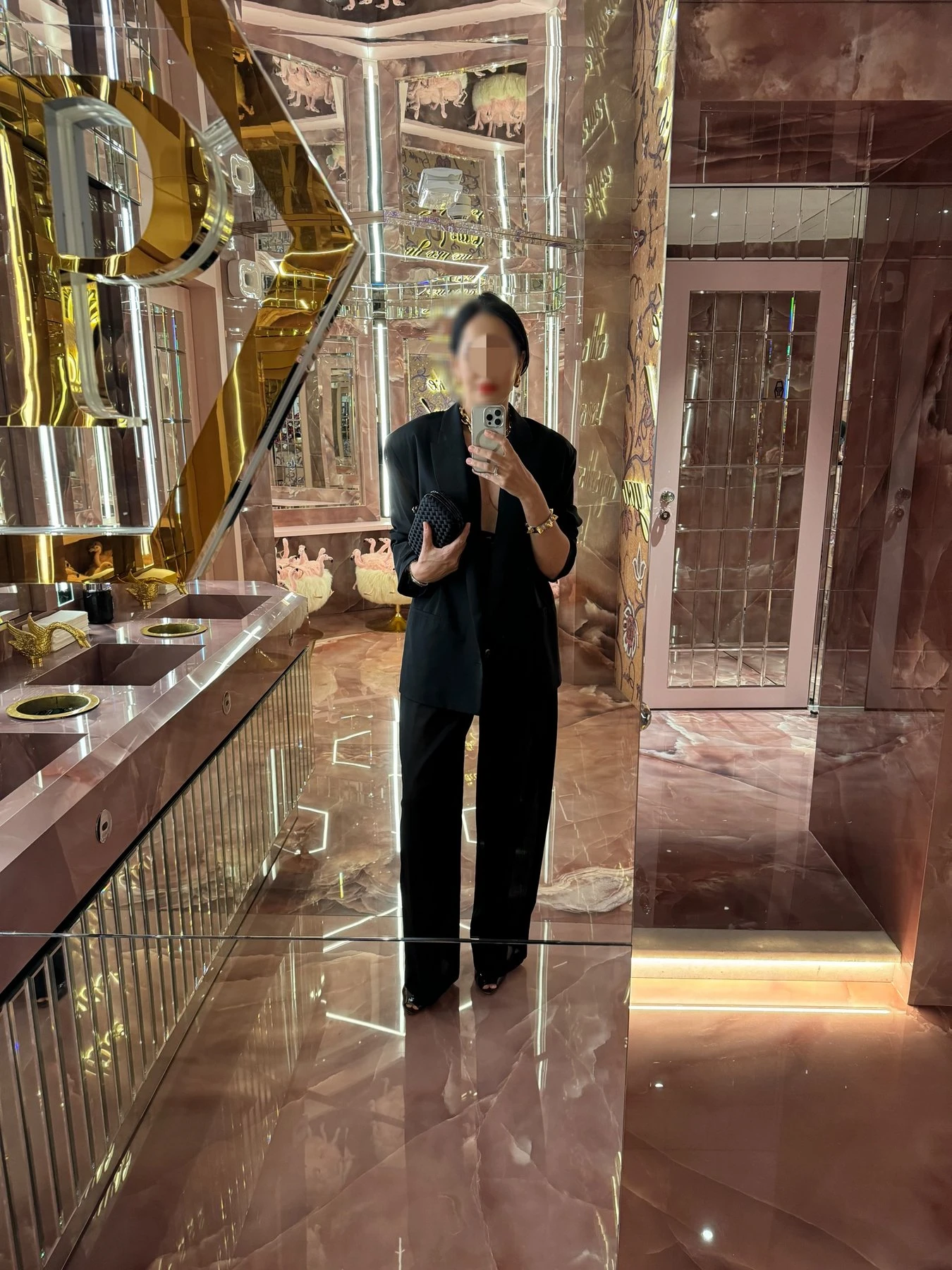 Helena – Brazilian escort in Hong Kong — 12 / 13