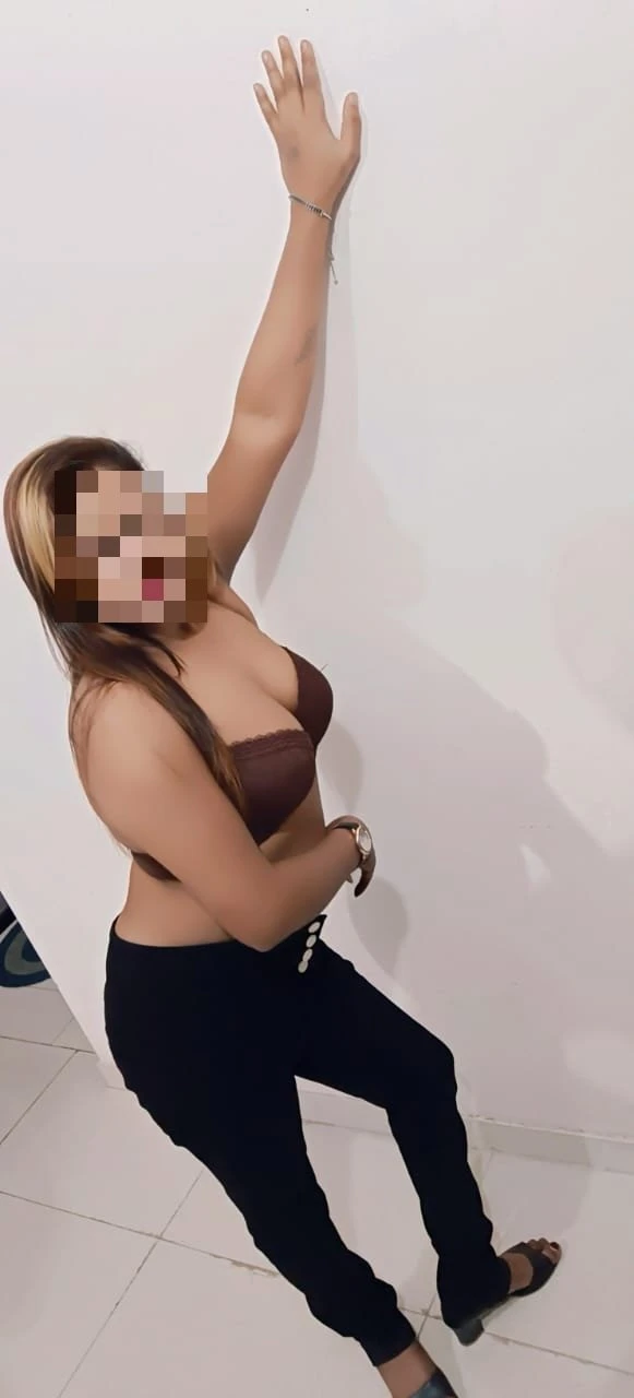 Rinky Cam Session – Indian escort in Chennai — 7 / 20