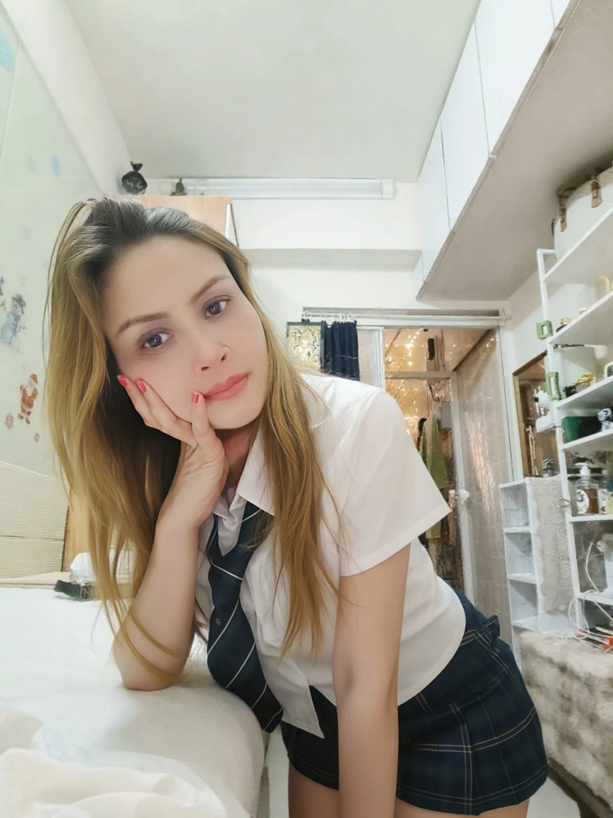 Aliss22 – Thai escort in Hong Kong — 8 / 9