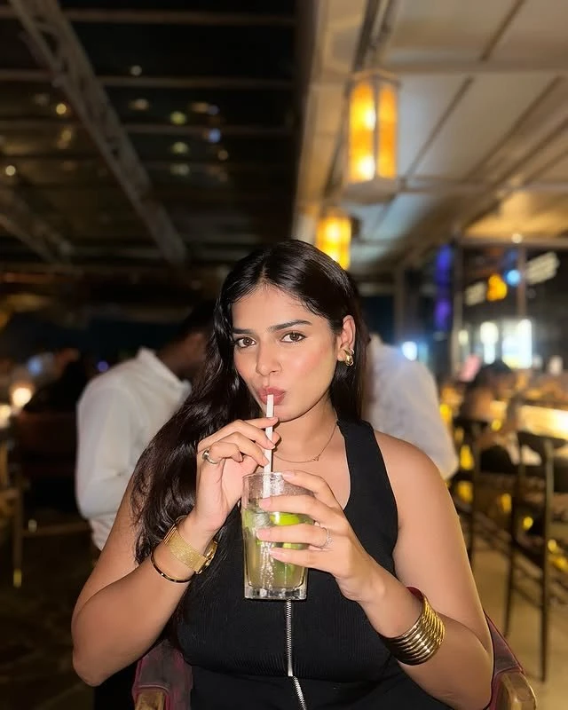 Avantika – Indian escort in Ahmedabad — 3 / 7