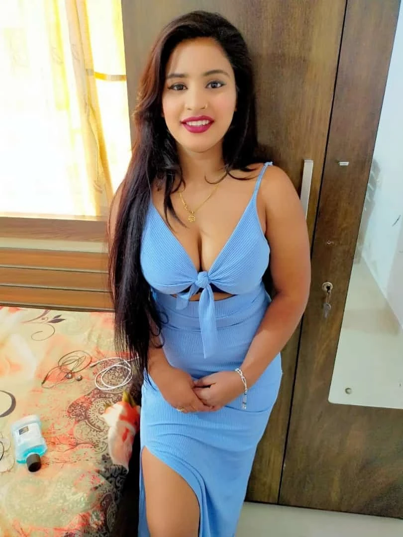 Komal Gupta – Indian escort in Chennai — 2 / 3